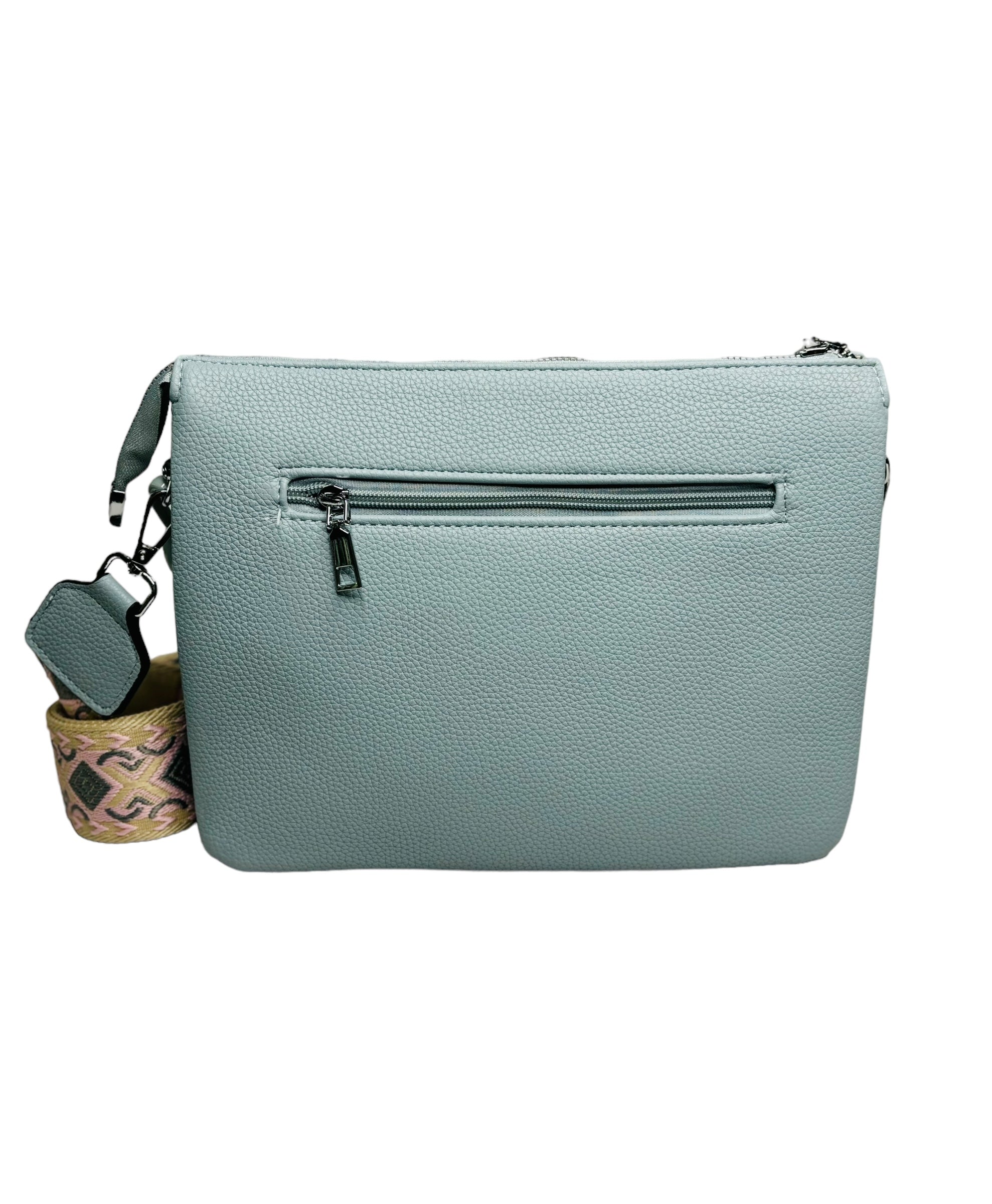 A blue crossbody bag featuring a stylish chain strap, perfect for casual outings and everyday use.